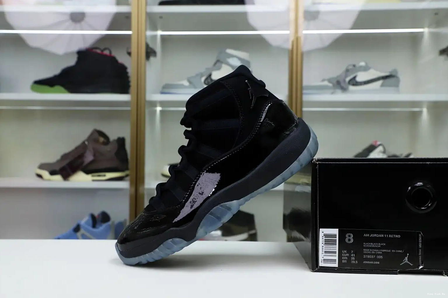 JORDAN RETRO GOWN' AND 11 'CAP Kimikick AIR 0718